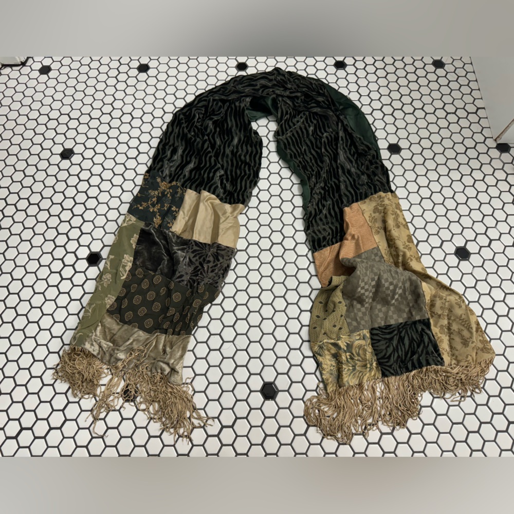 Henri bendel fringe scarf